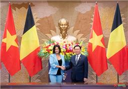 Chủ tịch Quốc hội Vương Đình Huệ đón, hội đàm với Chủ tịch Thượng viện Bỉ Stephanie D’Hose